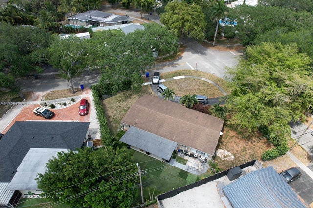 2 of 27 - 5718 Monroe St, Hollywood, FL