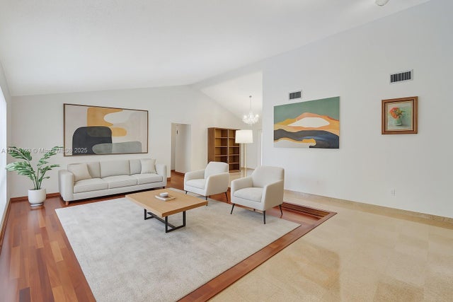 4 of 21 - 7600 Sw 124th St, Pinecrest, FL