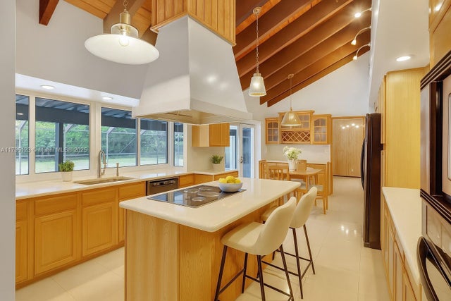 5 of 21 - 7600 Sw 124th St, Pinecrest, FL