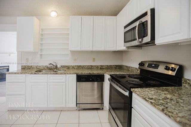 5 of 16 - 557 Nw Fairfax Ave, Port St Lucie, FL