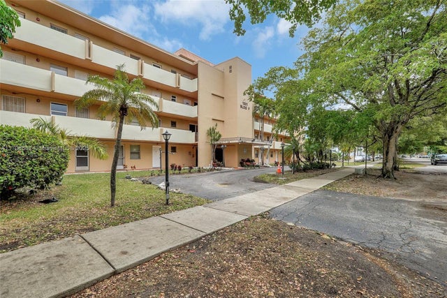 2 of 44 - 1301 Ne 191st St F417, Miami, FL