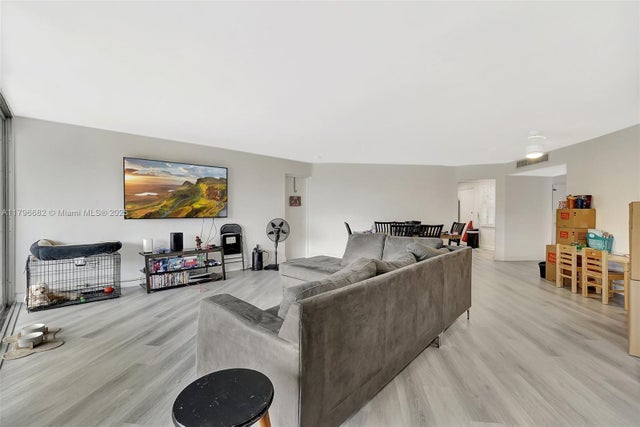 4 of 44 - 1301 Ne 191st St F417, Miami, FL