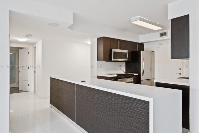 1 of 27 - 800 Ne 195th St 204, Miami, FL