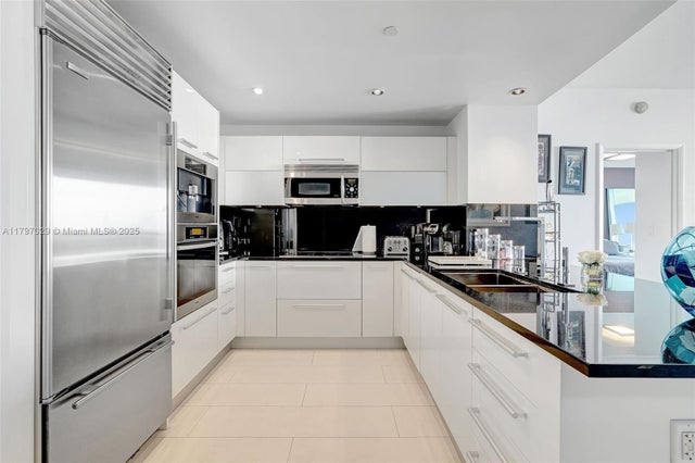5 of 18 - 17121 Collins Ave 2307, Sunny Isles Beach, FL