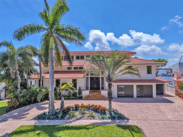 1 of 70 - 1925 Harbourview Dr, Fort Lauderdale, FL