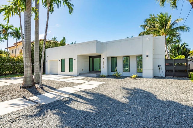2 of 30 - 2020 Ne 121st Rd, North Miami, FL
