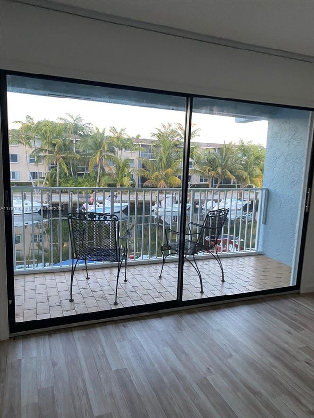 1 of 16 - 2115 Ne 44th St, Lighthouse Point, FL