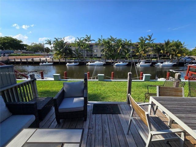 2 of 16 - 2115 Ne 44th St, Lighthouse Point, FL