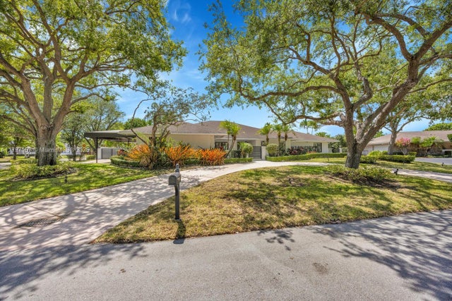1 of 31 - 15920 Sw 81st Ave, Palmetto Bay, FL