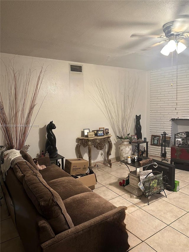 1 of 8 - 199 Nw 30th Ter, Fort Lauderdale, FL