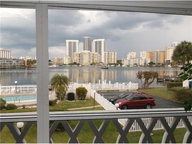4 of 27 - 450 Golden Isles Dr 2h, Hallandale Beach, FL