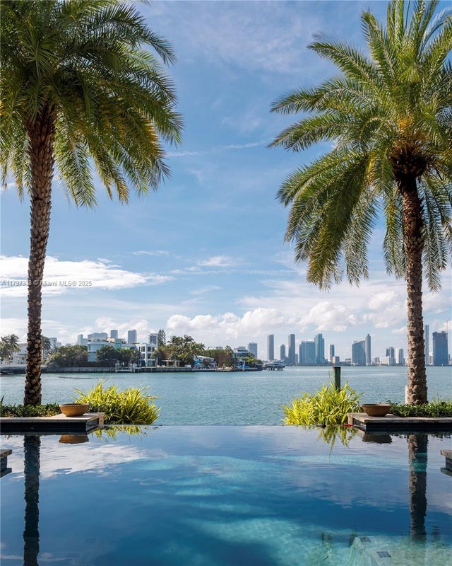 4 of 24 - 250 W San Marino Dr, Miami Beach, FL