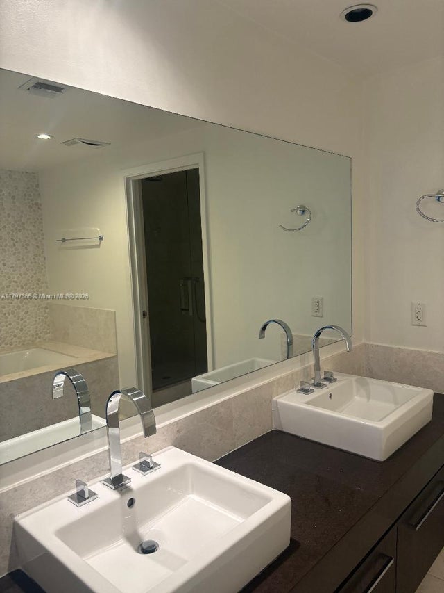 4 of 9 - 17121 Collins Ave 3101, Sunny Isles Beach, FL
