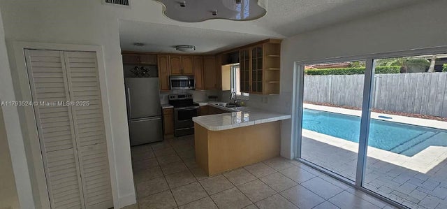 4 of 19 - 14661 Sw 50th St, Miami, FL