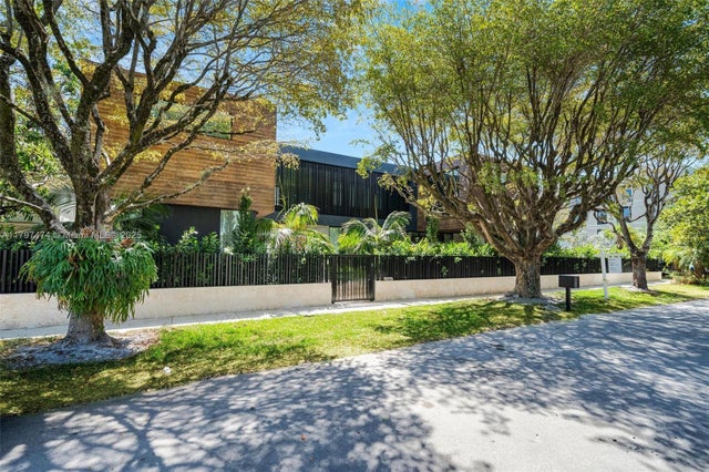 1 of 17 - 3101 Jefferson St, Miami, FL