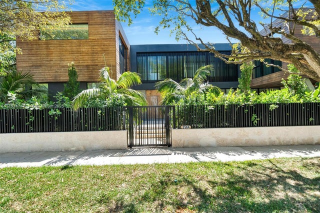 2 of 17 - 3101 Jefferson St, Miami, FL