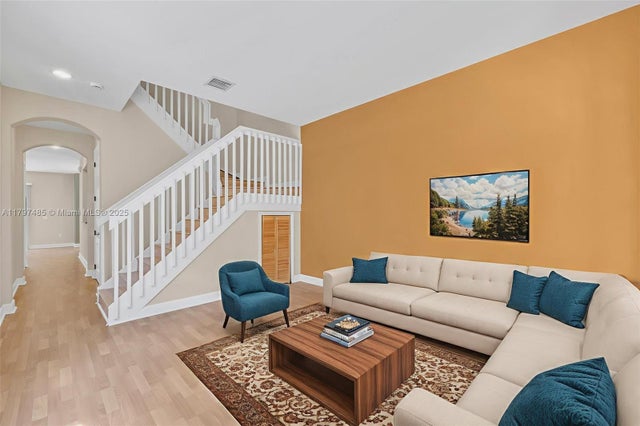 4 of 44 - 8706 Blaze Ct, Davie, FL