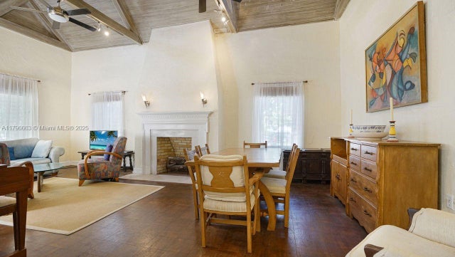 1423 Biarritz Dr, Miami Beach