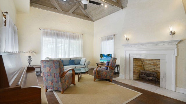 2 of 26 - 1423 Biarritz Dr, Miami Beach, FL