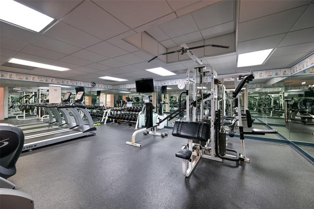 3 of 24 - 2899 Collins Ave 1738, Miami Beach, FL