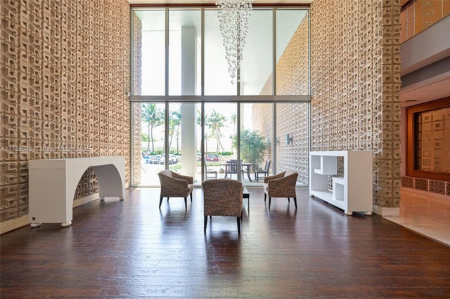 5 of 24 - 2899 Collins Ave 1738, Miami Beach, FL