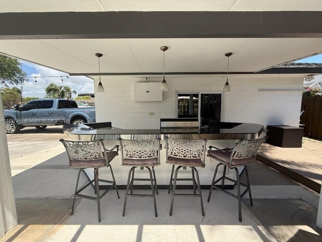 5 of 34 - 18211 Sw 95th Ct, Palmetto Bay, FL