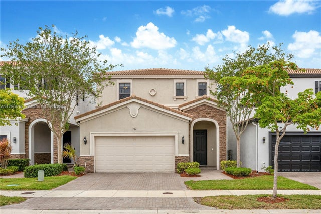 1 of 20 - 704 Ne 193 St, Miami, FL