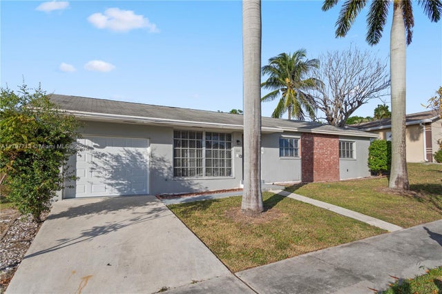 1 of 14 - 1732 N 16th Ave N, Lake Worth, FL