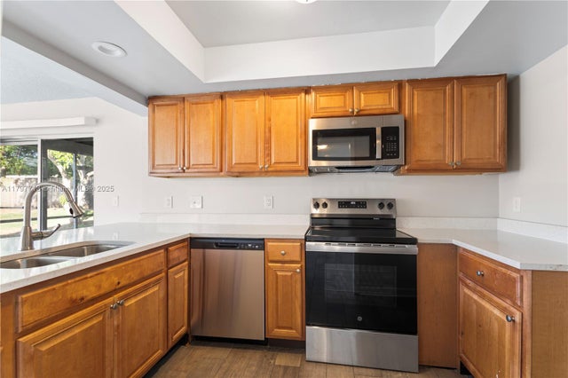 5 of 14 - 1732 N 16th Ave N, Lake Worth, FL