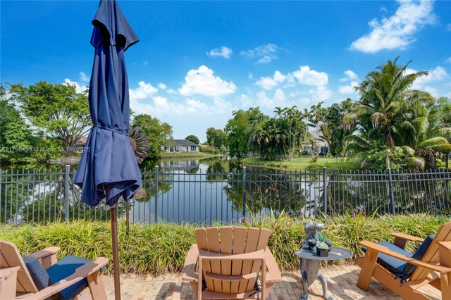 1 of 27 - 610 Lake Dasha Cir, Plantation, FL