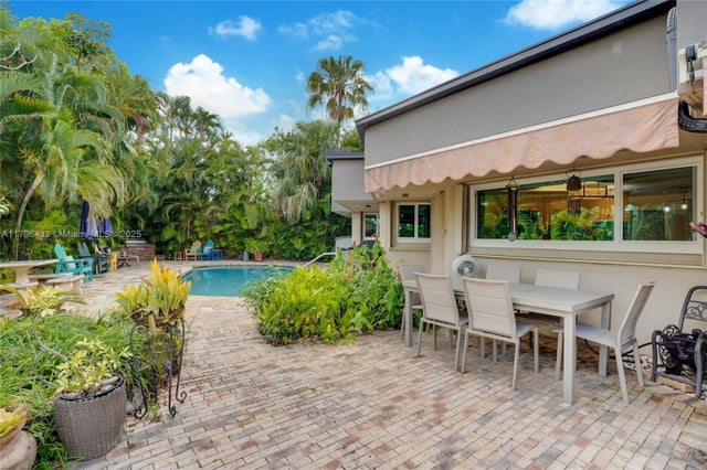 3 of 27 - 610 Lake Dasha Cir, Plantation, FL
