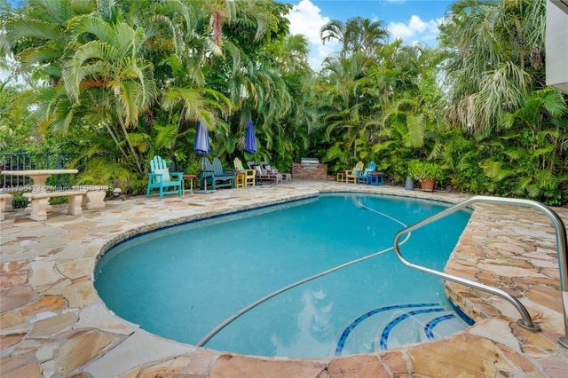 4 of 27 - 610 Lake Dasha Cir, Plantation, FL