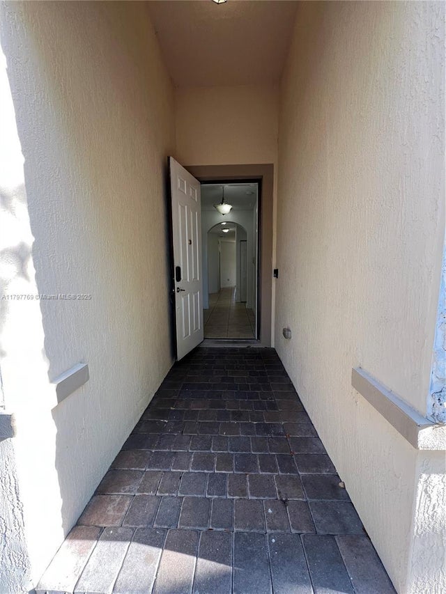 3 of 38 - 2442 Ne 3rd Ct, Homestead, FL