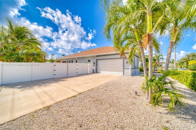 3 of 37 - 207 Sw 11th St, Dania Beach, FL