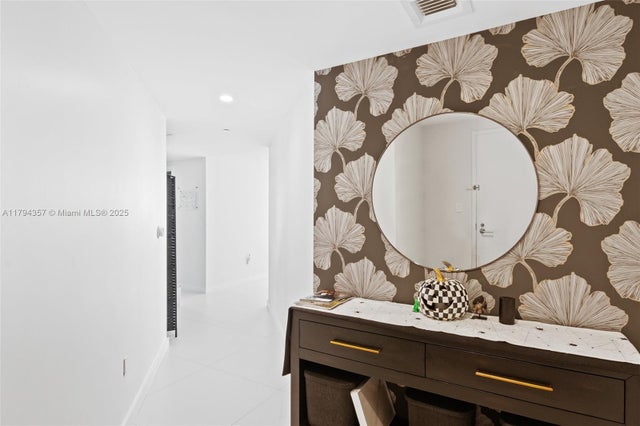 4 of 25 - 1300 S Miami Ave 3901, Miami, FL