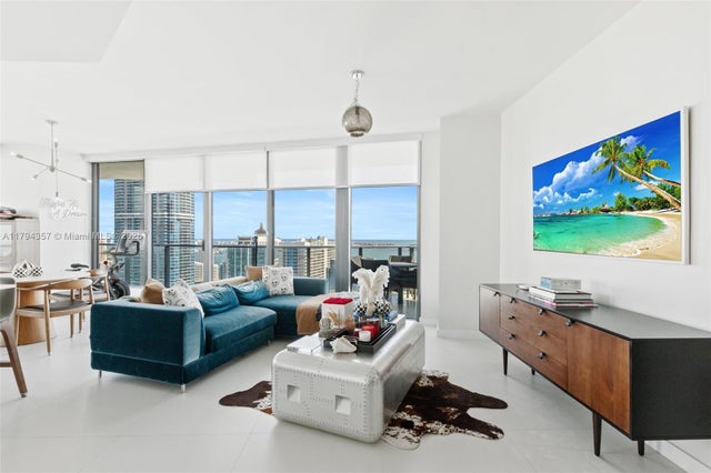 5 of 25 - 1300 S Miami Ave 3901, Miami, FL