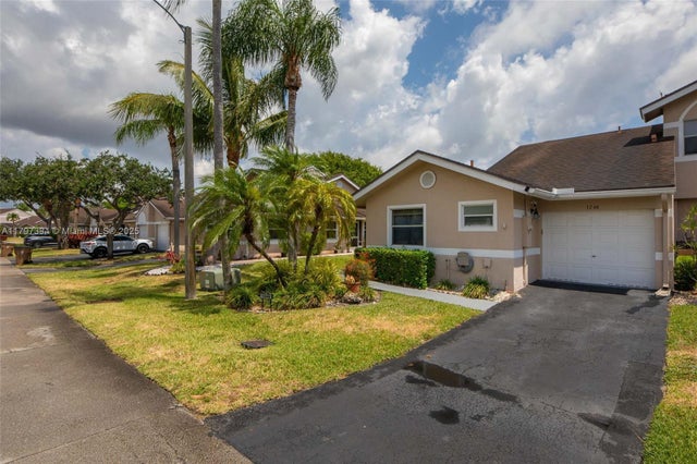 2 of 31 - 1248 W Lakes Dr, Deerfield Beach, FL