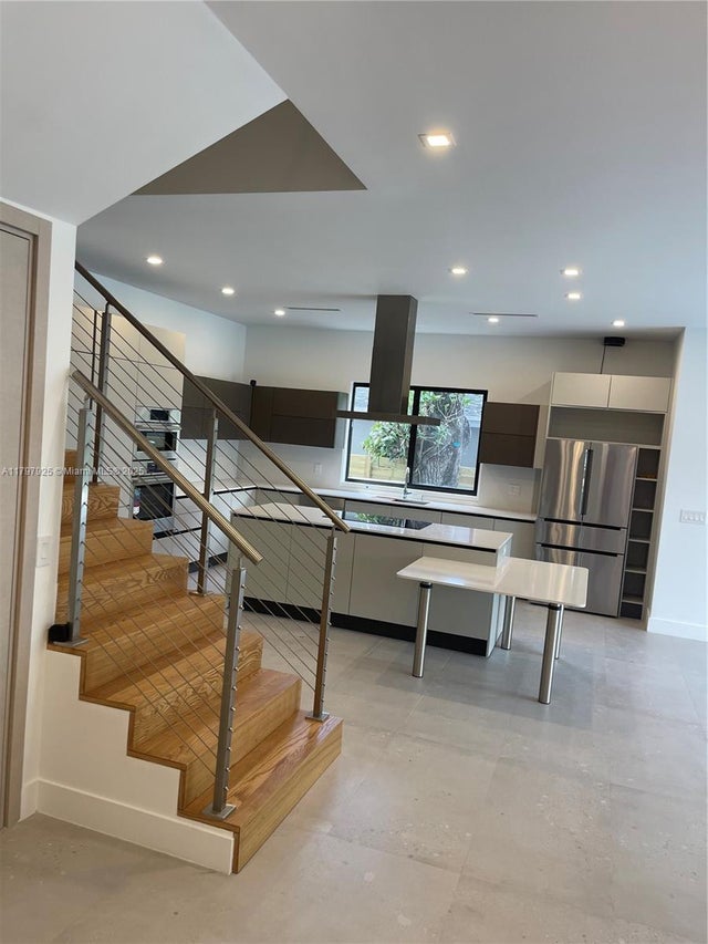 5 of 17 - 798 Sw 8th Way 798, Fort Lauderdale, FL