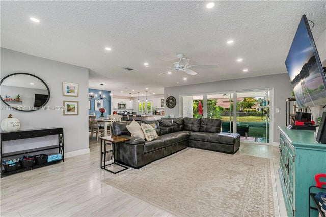 4 of 30 - 9652 Nw 19th Pl, Sunrise, FL