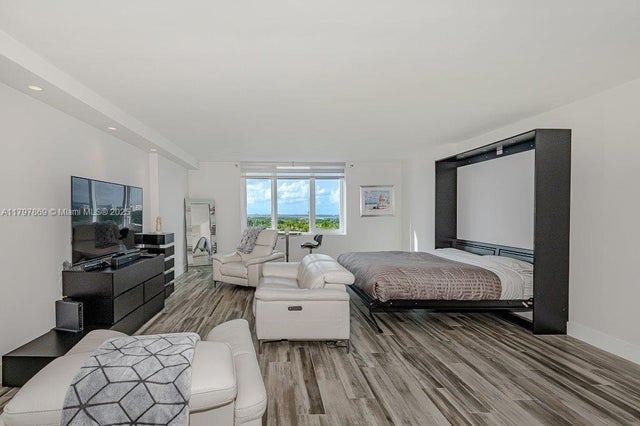 5 of 28 - 2301 Collins Ave 1532, Miami Beach, FL
