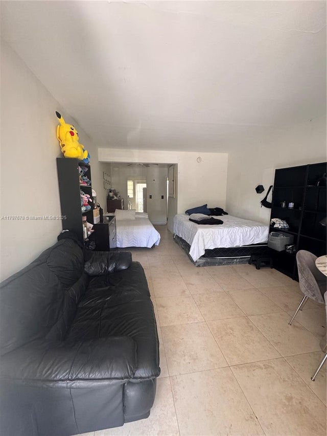4 of 6 - 635 8th St 103, Miami Beach, FL