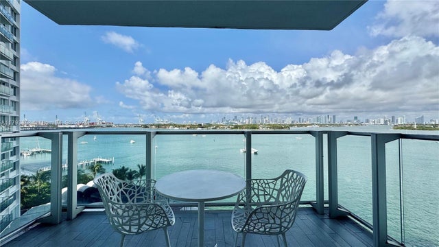 5 of 22 - 1100 West Ave 812, Miami Beach, FL