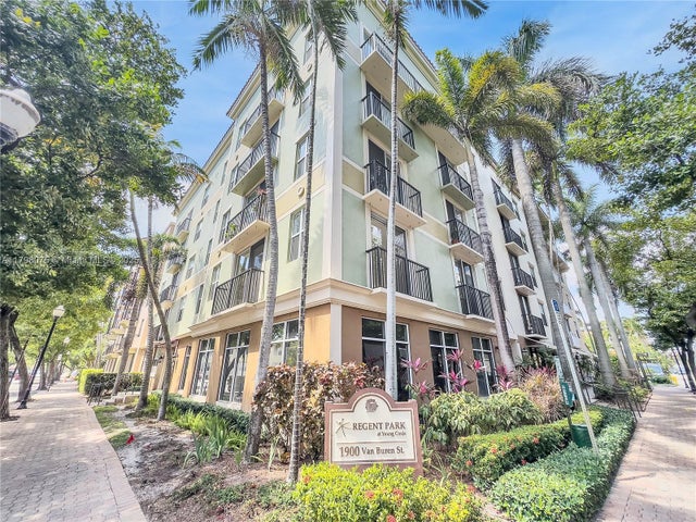 1 of 32 - 1900 Van Buren St 105b, Hollywood, FL