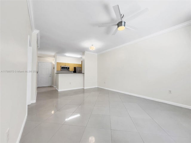4 of 32 - 1900 Van Buren St 105b, Hollywood, FL