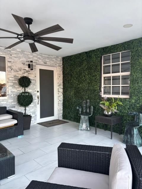 5 of 14 - 224 E 42nd St, Hialeah, FL