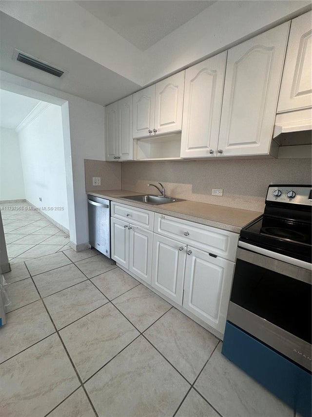 4 of 14 - 1075 93rd St 404, Bay Harbor Islands, FL