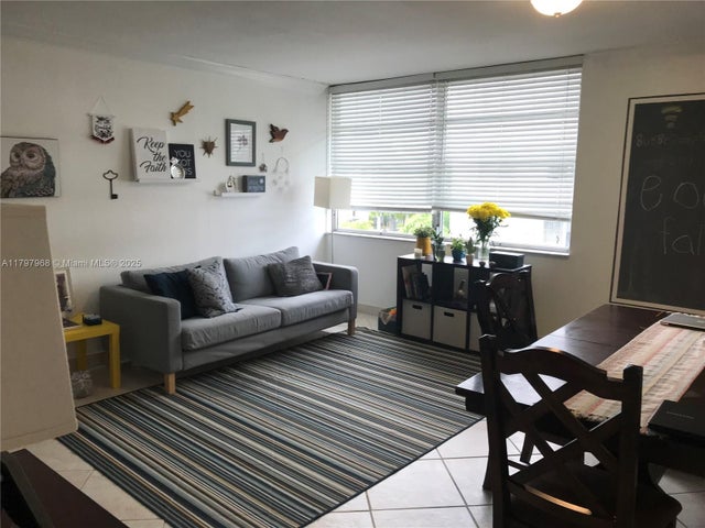 5 of 10 - 1075 93rd St 404, Bay Harbor Islands, FL
