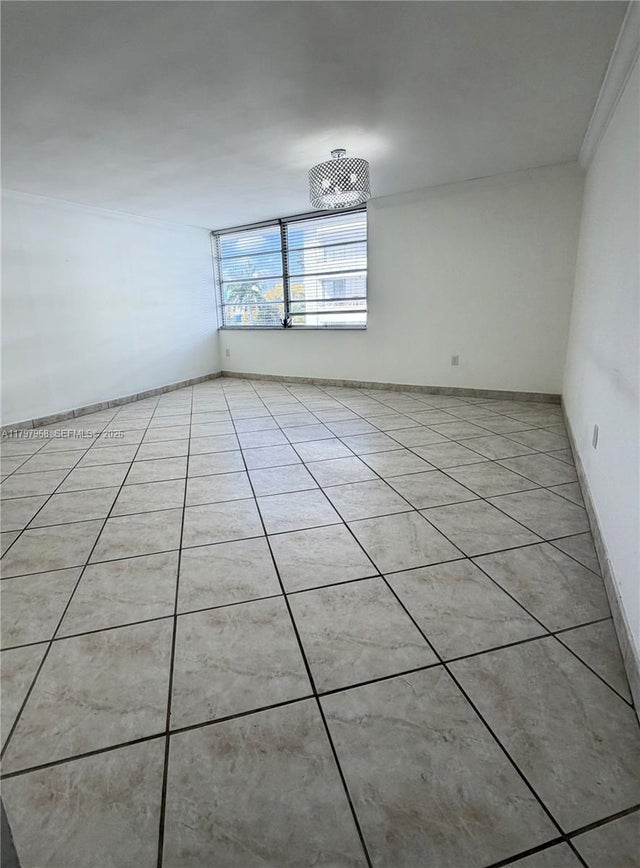 5 of 16 - 1075 93rd St 404, Bay Harbor Islands, FL