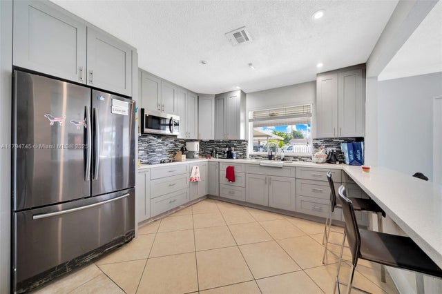 2 of 33 - 1360 W 4th Ln, Hialeah, FL