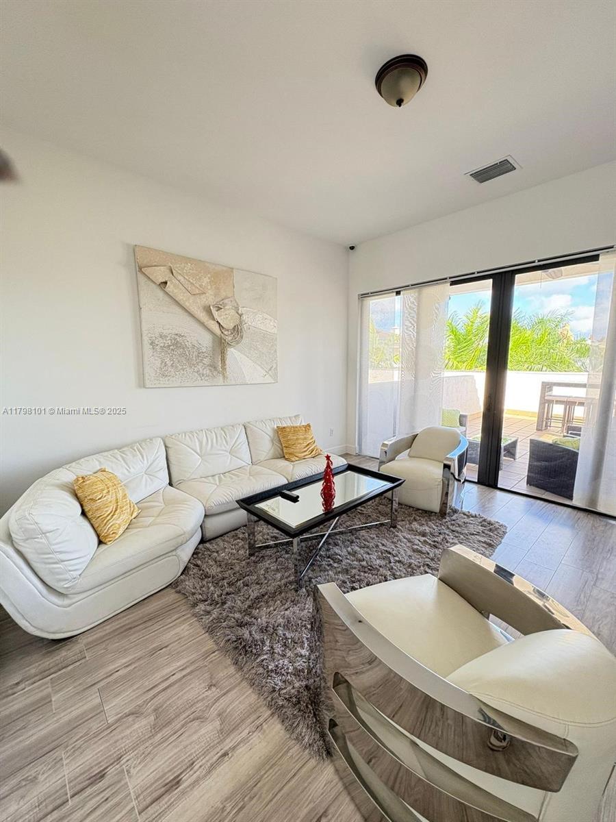 5200 Nw 83rd Ct, Doral
